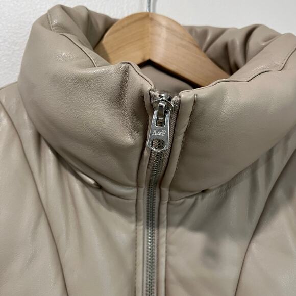 Abercrombie Vegan Leather Puffer Jacket Size M Neutral Beige Cropped Winter - Picture 5 of 9